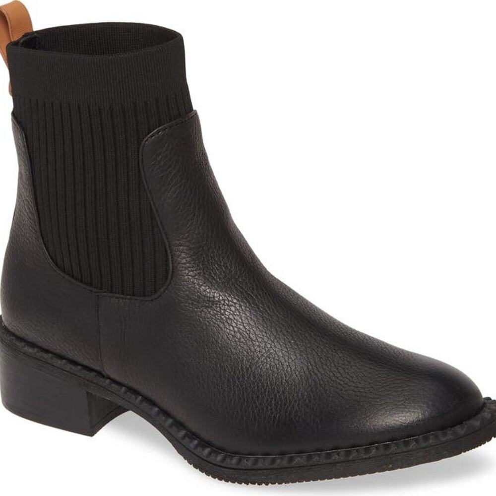 Gentle Souls by Kenneth Cole Black Leather Sock Booties Neo-Minimalist Sz 7